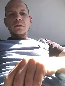 Spielzeugtwink online show from June 11, 2026, 8:34 am