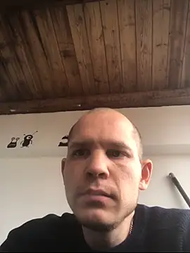 Spielzeugtwink online show from June 12, 2026, 1:54 pm
