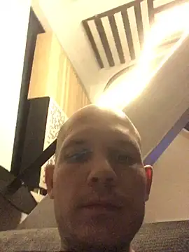 Spielzeugtwink online show from July 2, 2026, 11:22 pm