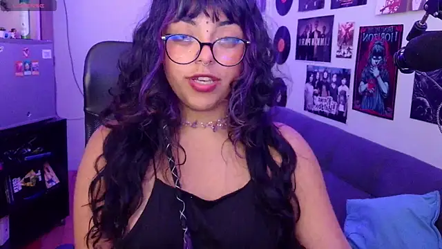 Snapshot of kirmmy_kitty chatting on November 26, 2025, 9:27 pm kirmmy kitty online show from November 26, 2025, 9:27 pm