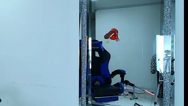 Snapshot of zoe_samantha chatting on December 3, 2025, 10:19 pm zoe samantha online show from December 3, 2025, 10:19 pm