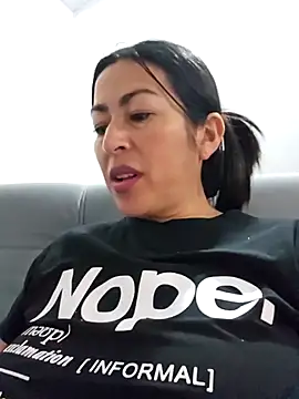 JustSamantha  online show from December 14, 2025, 9:41 pm