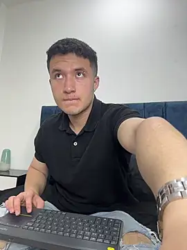 Ethan-Connor online show from November 28, 2025, 8:44 pm