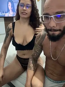 Snapshot of CasalBris4 chatting on December 19, 2025, 12:28 am CasalBris4 online show from December 19, 2025, 12:28 am