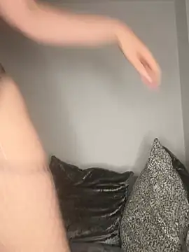 BootyQueenApril online show from June 4, 2026, 9:21 pm