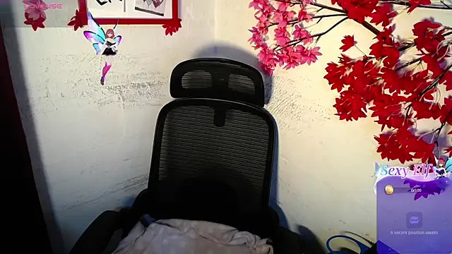 Snapshot of chleo_rosse chatting on June 4, 2026, 12:11 pm chleo rosse online show from June 4, 2026, 12:11 pm