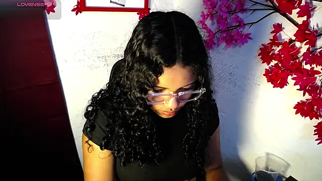 Snapshot of chleo_rosse chatting on July 5, 2026, 5:09 pm chleo rosse online show from July 5, 2026, 5:09 pm