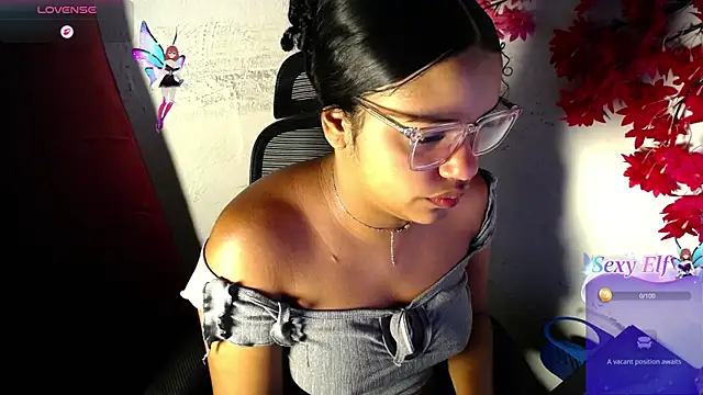 Snapshot of chleo_rosse chatting on July 23, 2026, 2:04 pm chleo rosse online show from July 23, 2026, 2:04 pm