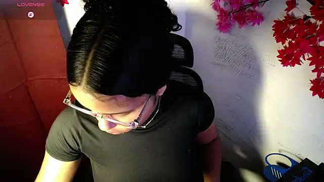 Snapshot of chleo_rosse chatting on July 28, 2026, 8:52 pm chleo rosse online show from July 28, 2026, 8:52 pm