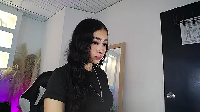 vallolett online show from March 18, 2026, 12:14 am