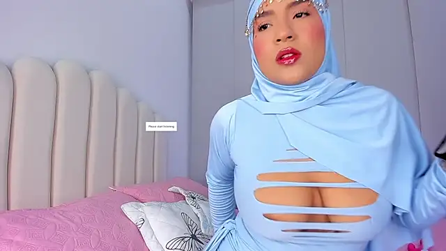 Snapshot of Amira-Zahra chatting on May 8, 2026, 10:26 pm Amira-Zahra online show from May 8, 2026, 10:26 pm