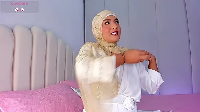 Snapshot of Amira-Zahra chatting on July 15, 2026, 11:21 pm Amira-Zahra online show from July 15, 2026, 11:21 pm