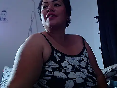 Snapshot of EmilyX34 chatting on December 5, 2025, 3:04 am EmilyX34 online show from December 5, 2025, 3:04 am