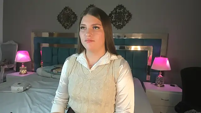 LiiaVelvet online show from May 2, 2026, 4:06 am