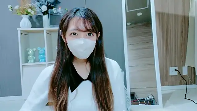 Nami-jpn online show from December 5, 2025, 9:51 am