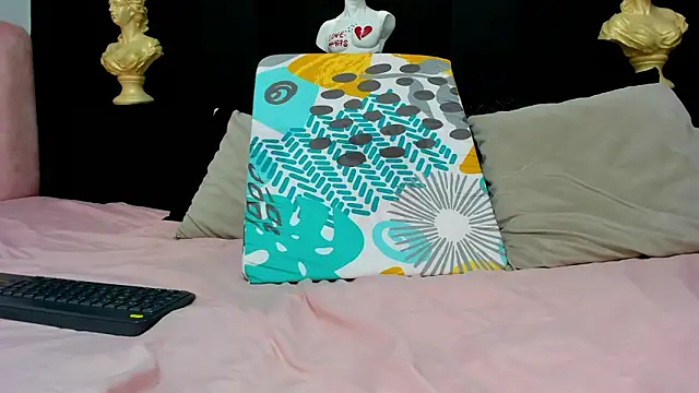 selenaflamemj online show from February 14, 2026, 6:37 pm