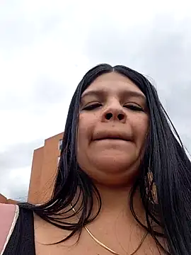 Layla-daring online show from May 12, 2026, 7:55 pm