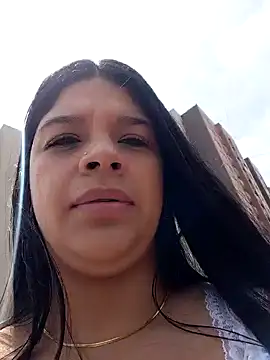 Layla-daring online show from June 10, 2026, 5:56 pm