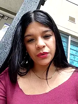 Layla-daring online show from June 14, 2026, 3:03 pm