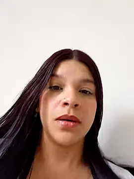 Layla-daring online show from July 18, 2026, 5:17 pm