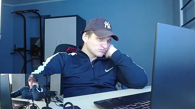 Poliglotjoe1 online show from February 3, 2026, 10:31 am