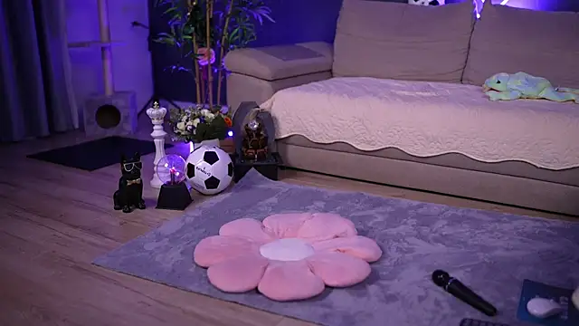 AlessiaDebbie online show from July 6, 2026, 8:11 pm