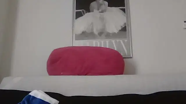 cryptokimgirl online show from March 1, 2026, 4:20 pm