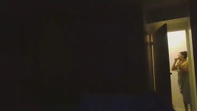 cryptokimgirl online show from March 3, 2026, 2:39 am