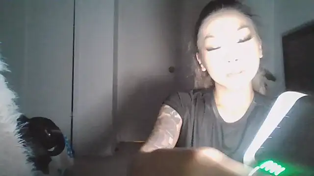 cryptokimgirl online show from March 13, 2026, 4:30 am