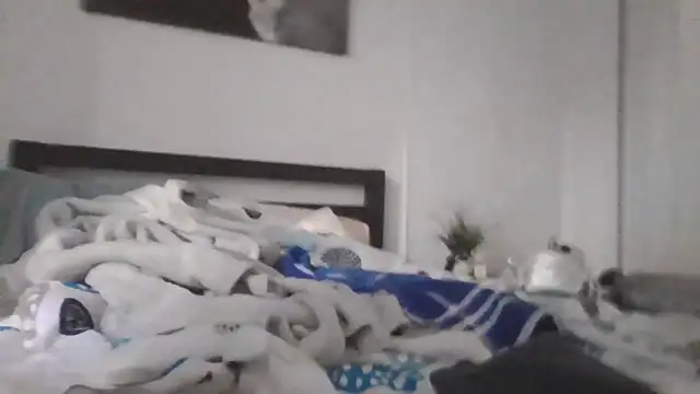 cryptokimgirl online show from March 15, 2026, 4:13 pm