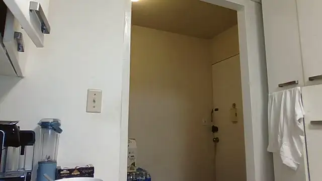 cryptokimgirl online show from March 19, 2026, 5:44 am