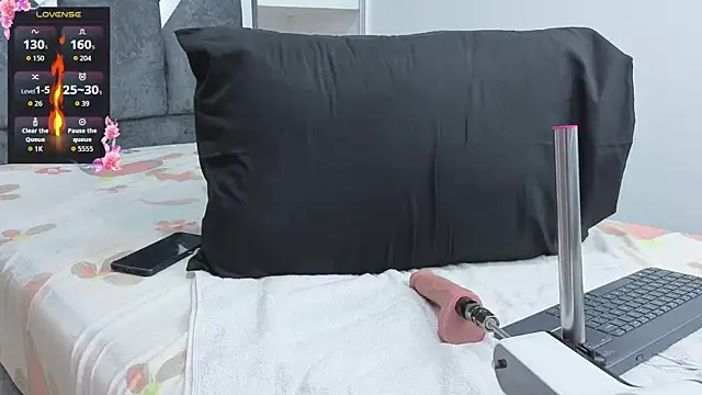 Mia King  online show from July 26, 2026, 6:26 pm