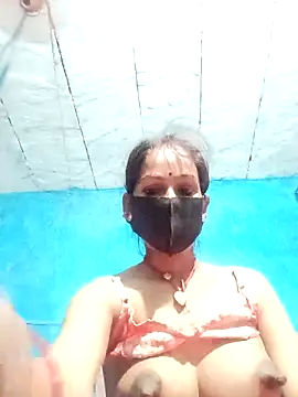 Nandani-758 online show from May 3, 2026, 10:16 pm