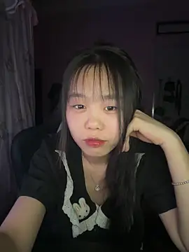 Kiee-lee online show from April 22, 2026, 7:15 pm