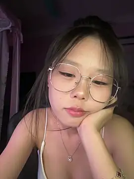 Snapshot of Kiee-lee chatting on June 25, 2026, 4:33 pm Kiee-lee online show from June 25, 2026, 4:33 pm