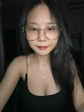 Snapshot of Kiee-lee chatting on July 12, 2026, 4:42 pm Kiee-lee online show from July 12, 2026, 4:42 pm