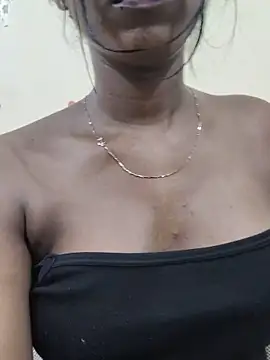 Snapshot of Simran_0011 chatting on June 5, 2026, 10:26 pm Simran 0011 online show from June 5, 2026, 10:26 pm