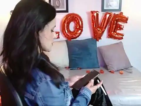 Juliana  lx online show from February 10, 2026, 1:26 pm