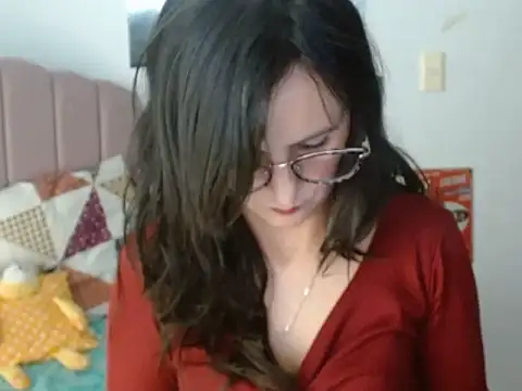 Juliana  lx online show from April 29, 2026, 2:10 pm