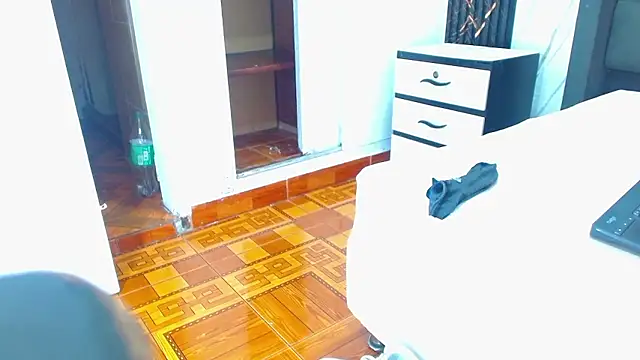 Hot Latino x online show from January 5, 2026, 8:12 pm