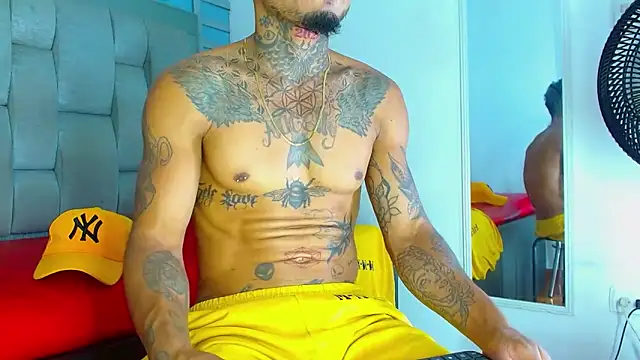 Hot Latino x online show from March 17, 2026, 12:41 pm