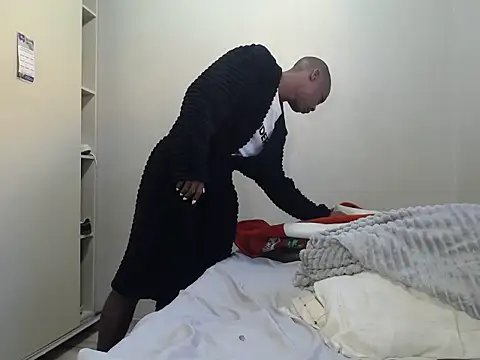 Snapshot of KinkyJXxX chatting on May 12, 2026, 5:48 am KinkyJXxX online show from May 12, 2026, 5:48 am