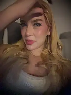 valeryfox   online show from March 7, 2026, 7:49 am