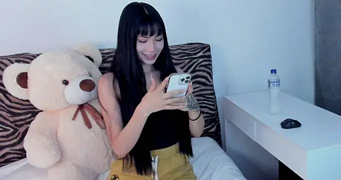 Snapshot of Suki-exe chatting on December 15, 2025, 1:54 am Suki-exe online show from December 15, 2025, 1:54 am