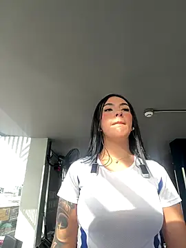 Elizabeth Martinez11 online show from November 26, 2025, 8:54 pm