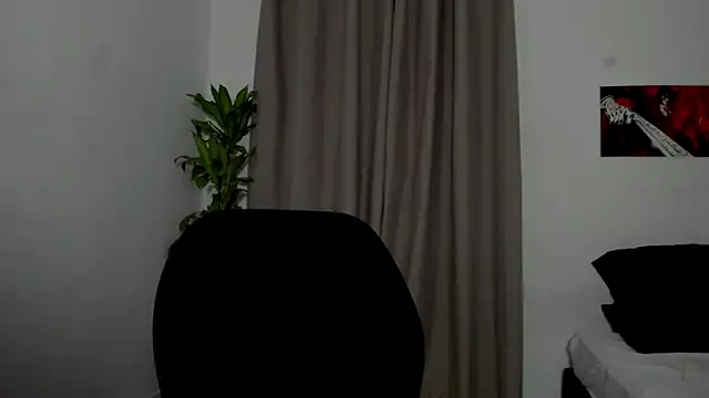 Catty Noir online show from January 12, 2026, 11:32 pm