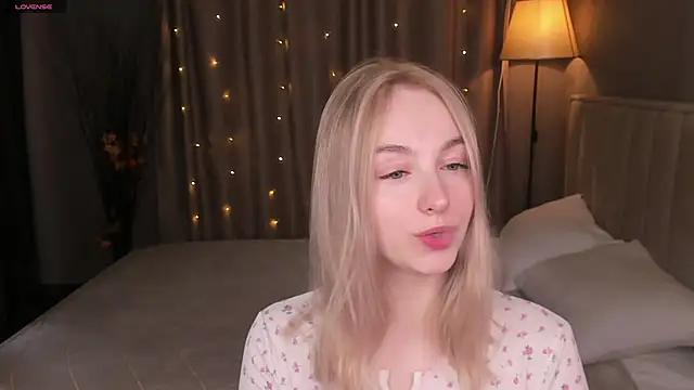 Shy Polly online show from April 26, 2026, 12:08 am