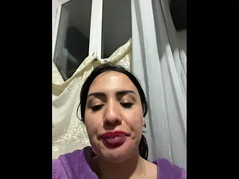 Snapshot of ____Eva____ chatting on December 2, 2025, 9:10 pm Eva online show from December 2, 2025, 9:10 pm