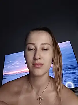 Snapshot of Susiee_Redd chatting on June 22, 2026, 10:07 pm Susiee Redd online show from June 22, 2026, 10:07 pm