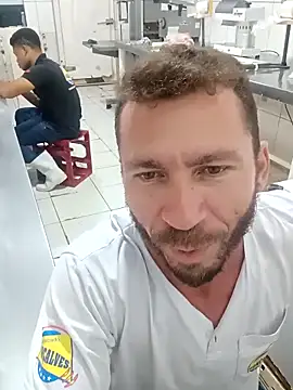 RobertoLuiz84 online show from April 30, 2026, 8:57 pm